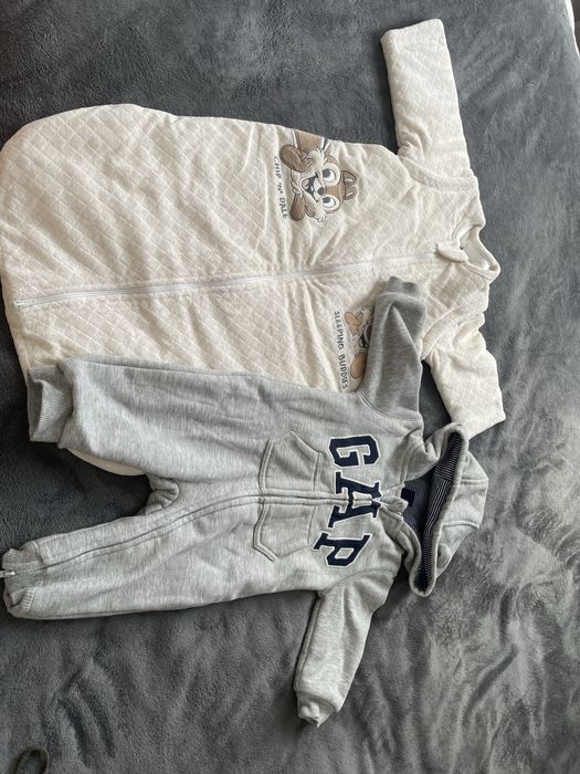 Продам детские вещи.