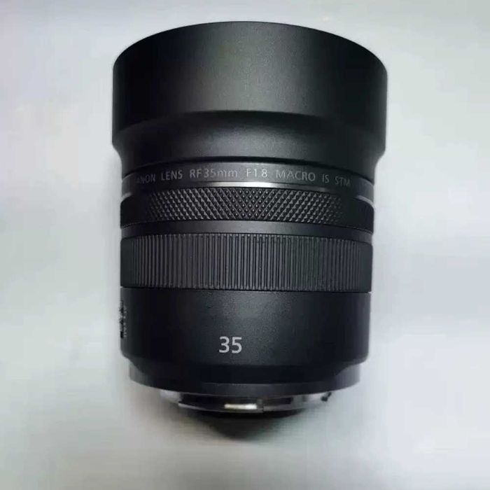 Obiectiv Canon RF 35mm f1.8