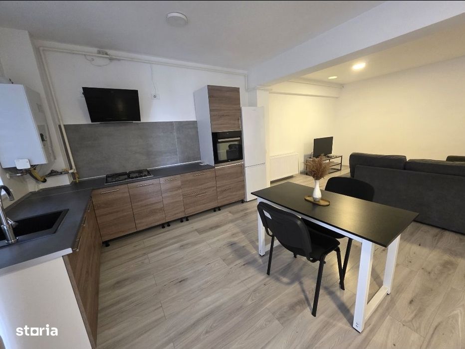 Inchiriez 2 camere open space Soho Residence Tractorul-Triaj
