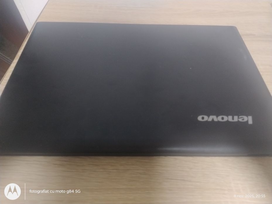 Vând leptop Lenovo G500 i3 seria 3 cu tastatură și maus
