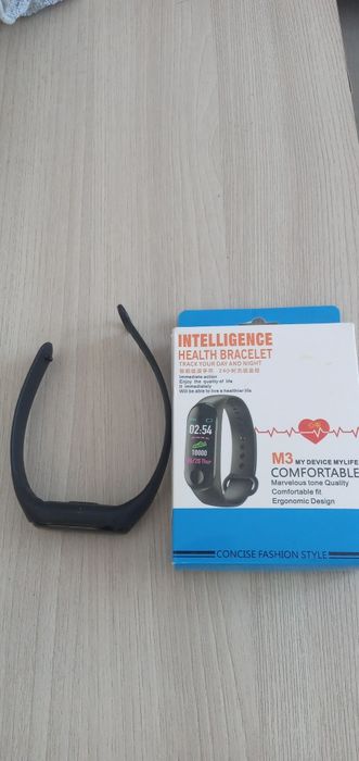 Продам фитнес трекер