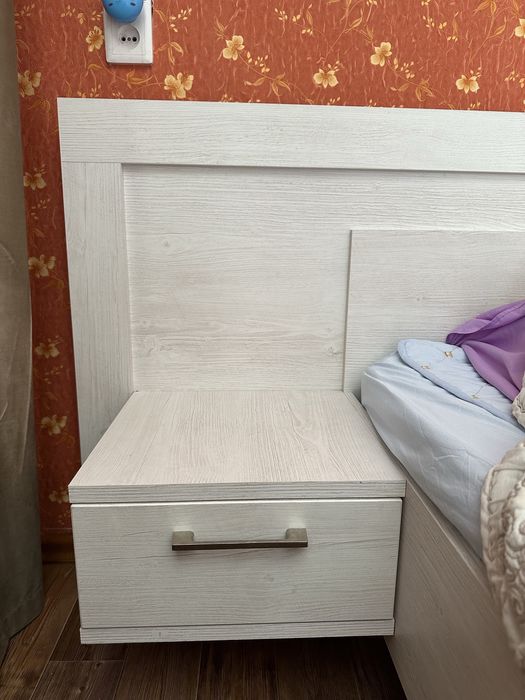 Продам спальный гарнитур