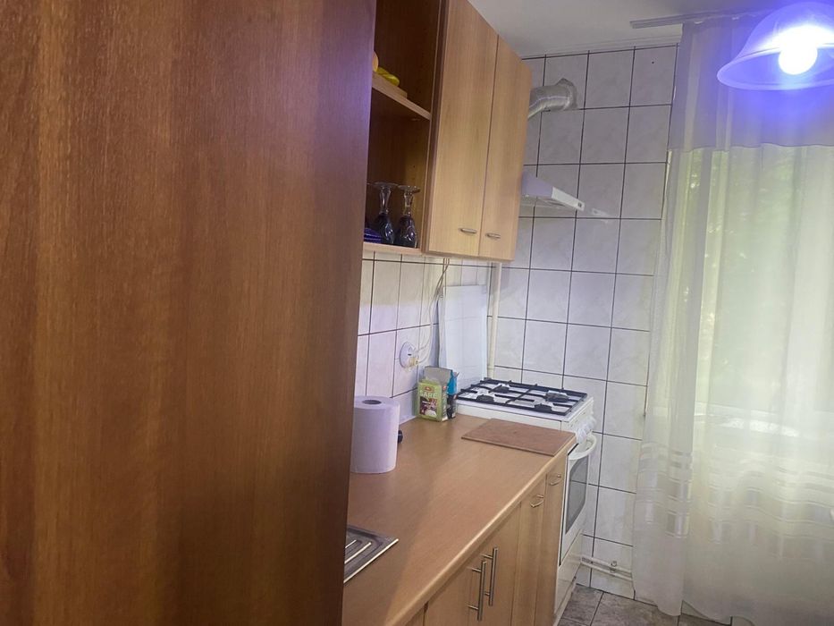 Inchiriez apartament 3 camere