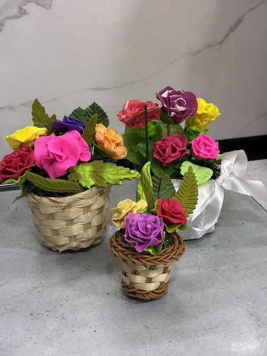 Букет в кошничка ,в кашпа или в целуфан.