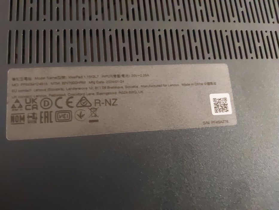 Vând Lenovo IdeaPad 1 15IGL7, model 82V7