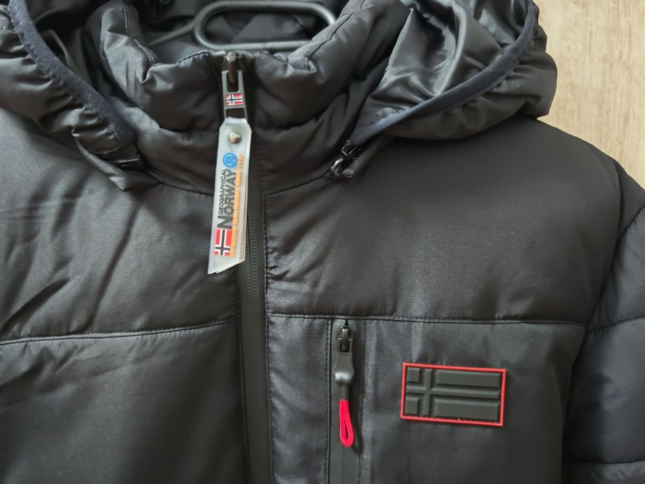 Geaca iarna Geographical Norway cu Gluga mărime XXL Noua Originala