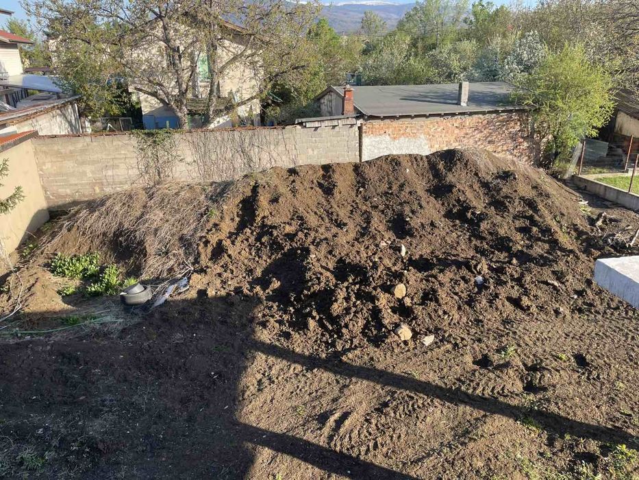 Продавам почва чернозем – 50 кубика, 1€/куб.