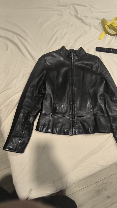 Дамско кожено яке.