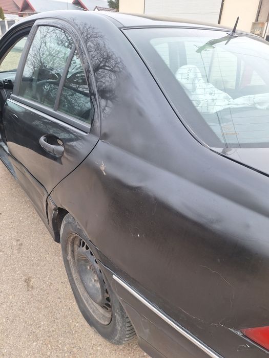 Vând   mercedes c 220d automat