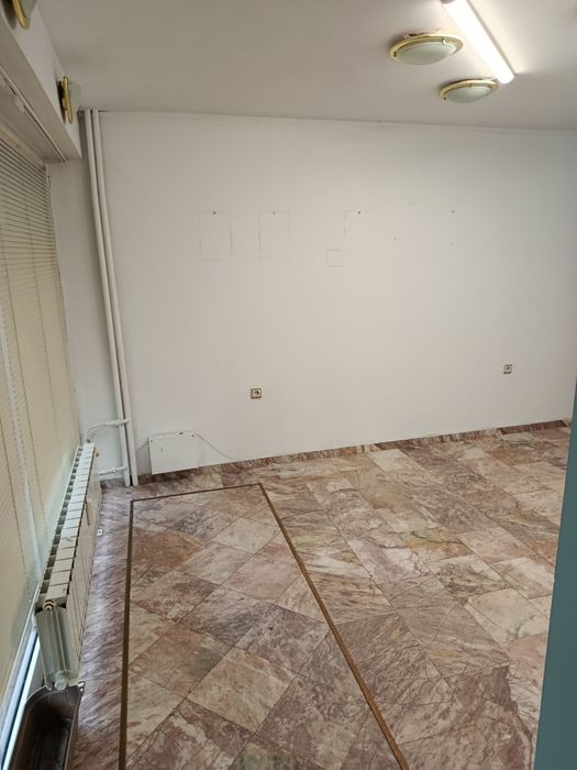 Дава се под наем Магазин в София, Борово - 30 кв.м за 285.6 € - Снимка #1