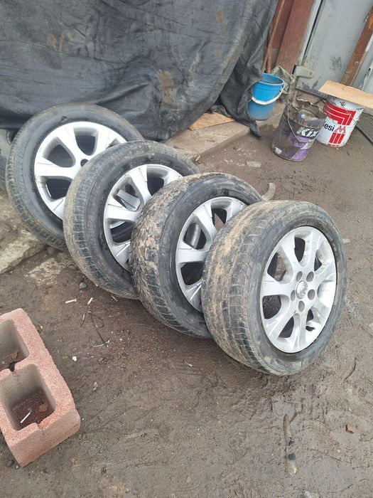 Продам 16 Диск, титанка с шинами