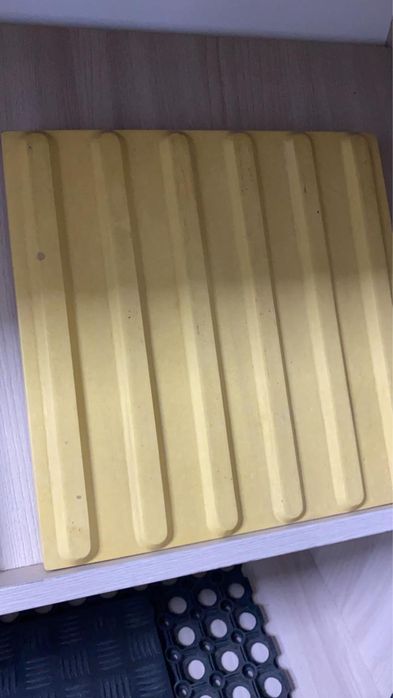 Тактильные плитки из бетона