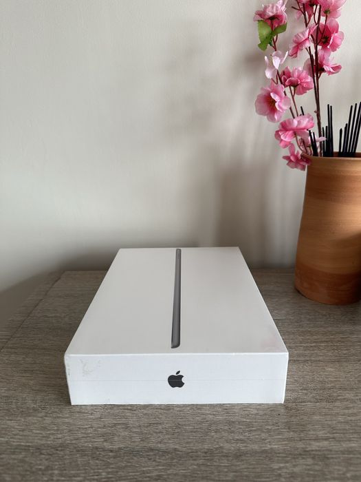 iPad 16, 64 GB НОВЫЙ