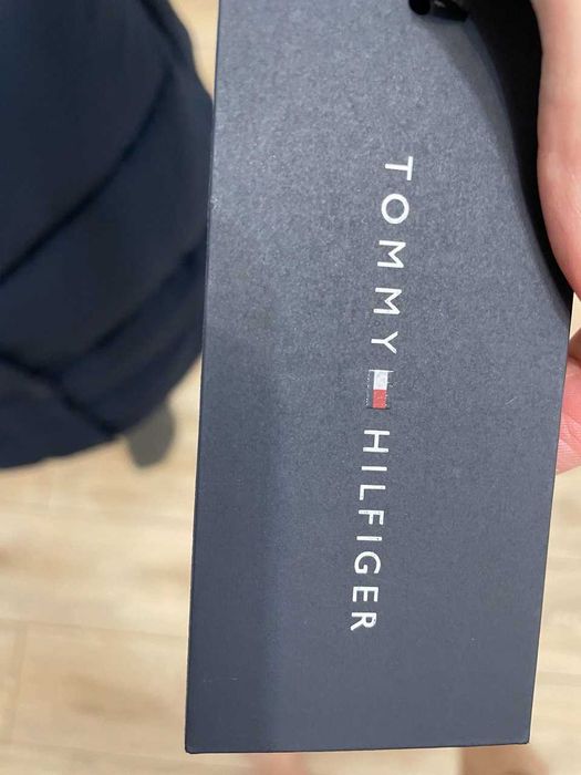 Куртка TOMMY Hilfiger новая