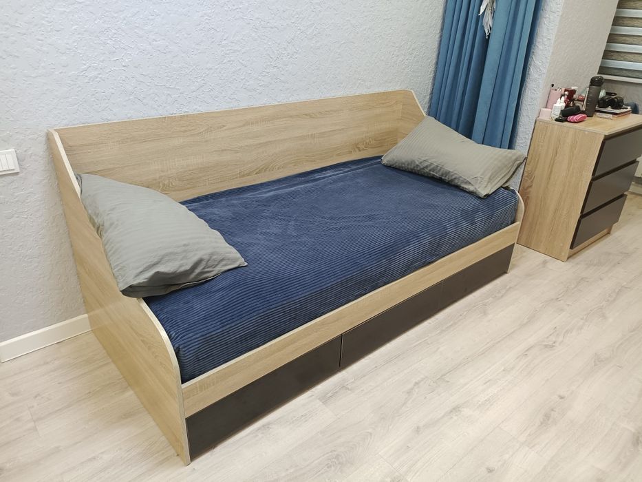 Кровать односпальная 90*200см