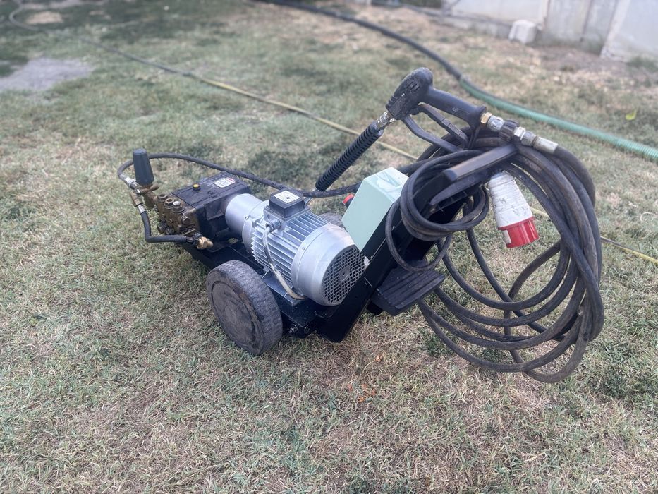 Vand Pompa Aparat de Spalat cu Presiune Trifazic Hawk HC 450