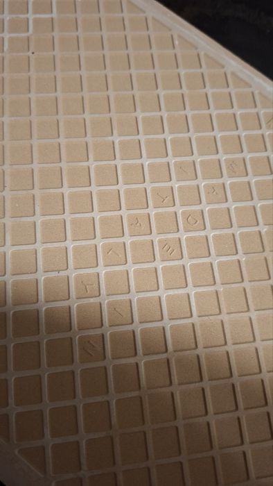 Продавам  италиански декоративни фаянсови плочки 40/20