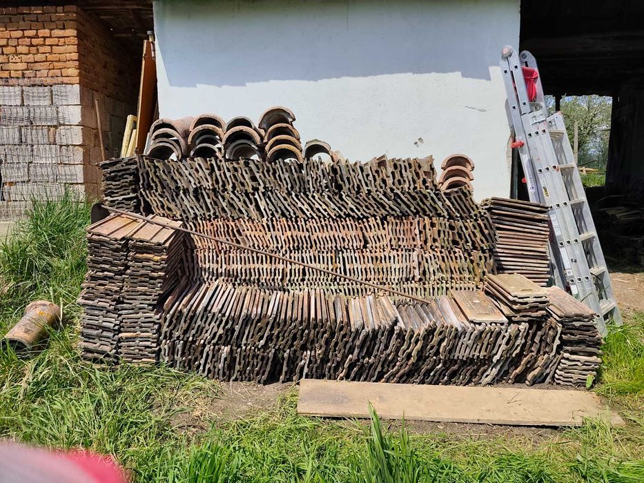 Țiglă cu un cioc românească