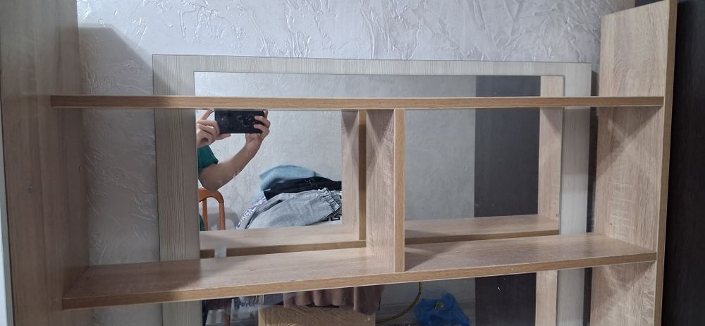 Компьютерный стол с надстройкой