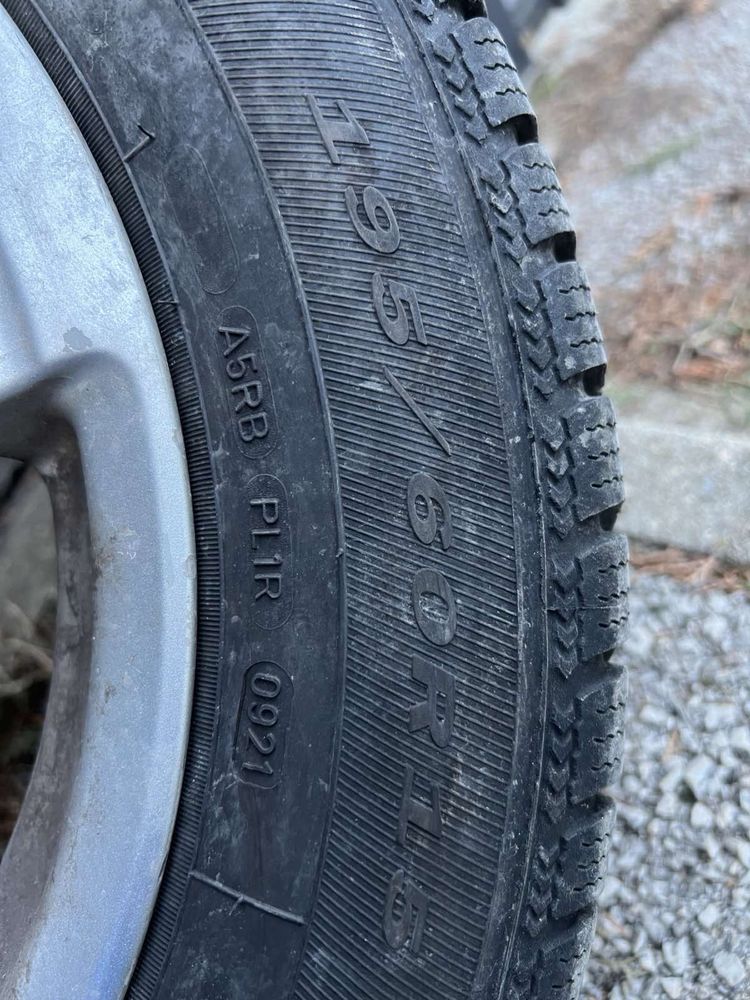 Зимни Гуми Дебица 195/60/15 гр. София Бъкстон • OLX.bg