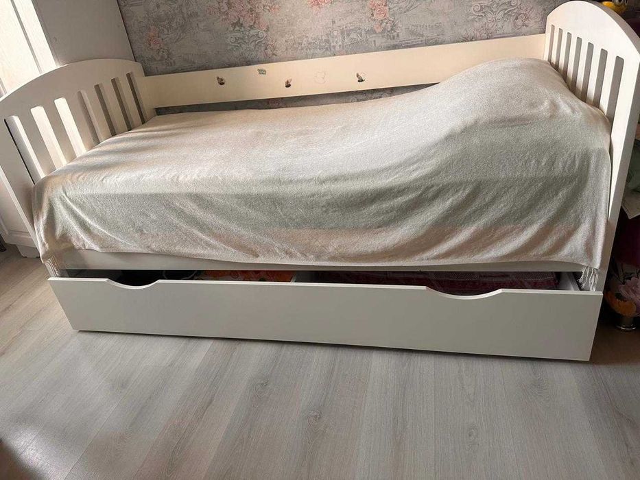 Комплект мебели для детской комнаты