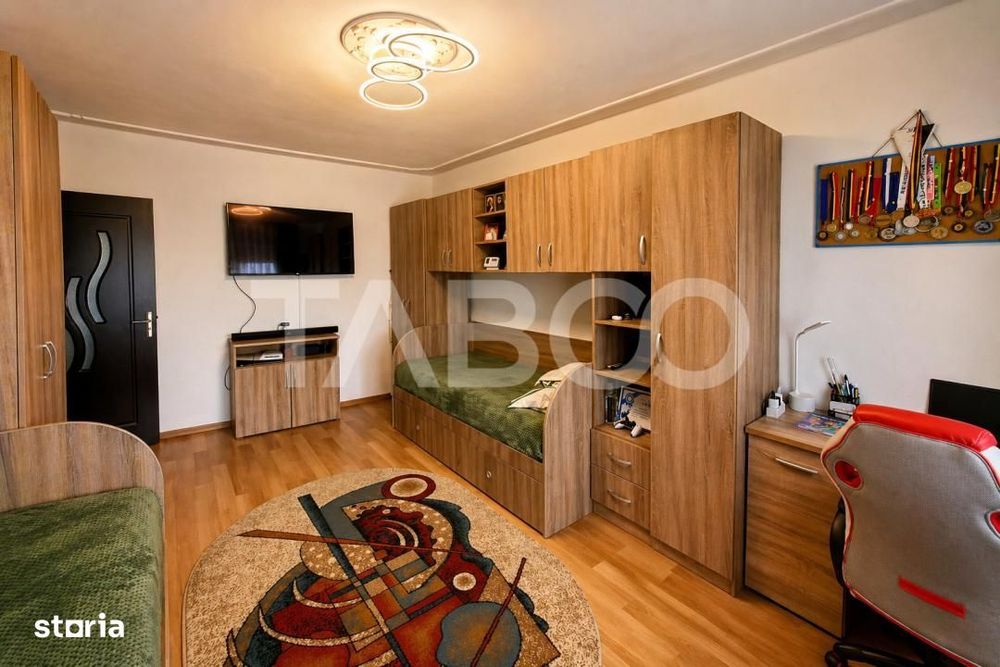 Apartament modern de vanzare 2 camere pivnita Vasile Aaron — fotografia 3