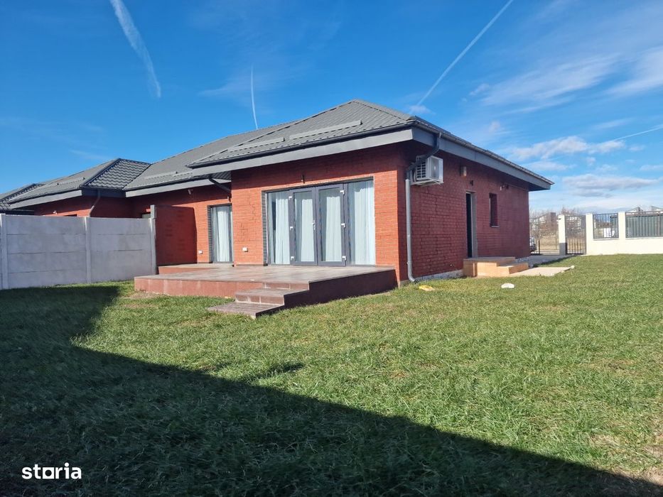 Casă parter 4 camere, 3 băi, 340 mp teren, complex | Școala Americană