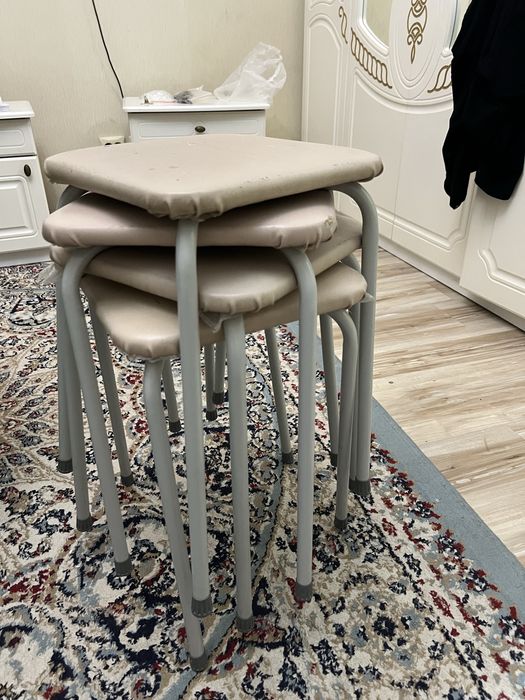 Табуретки легкие