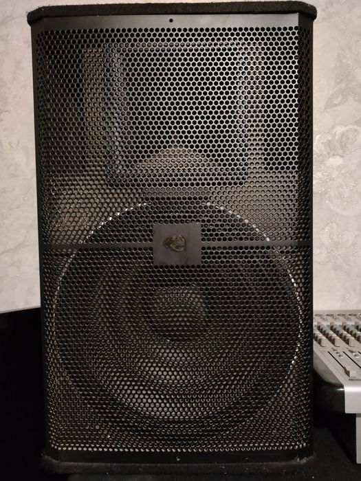 Колонки с усилителем.