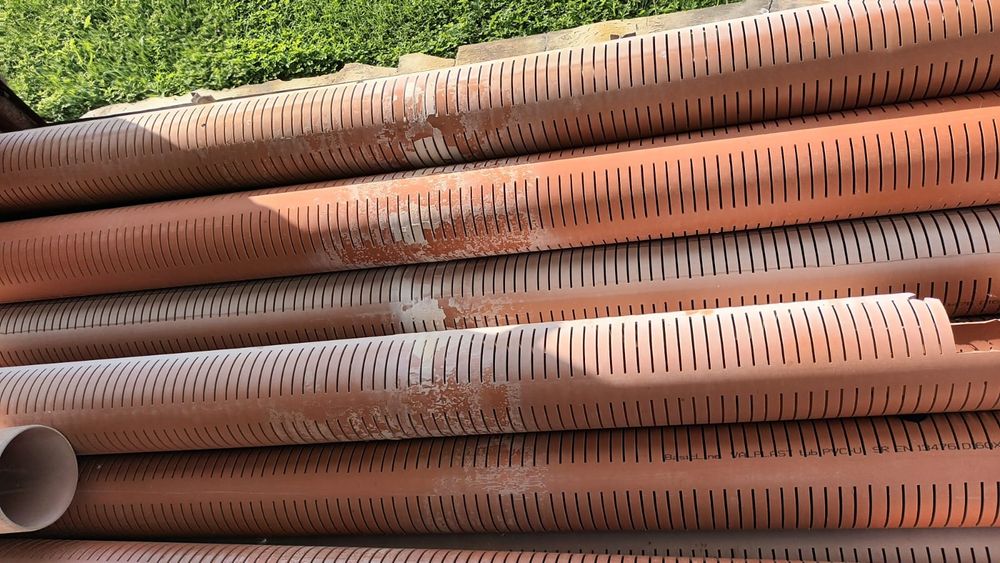 Vând țevi de drenaj și plasă pentru drenaj și susținerea pământului