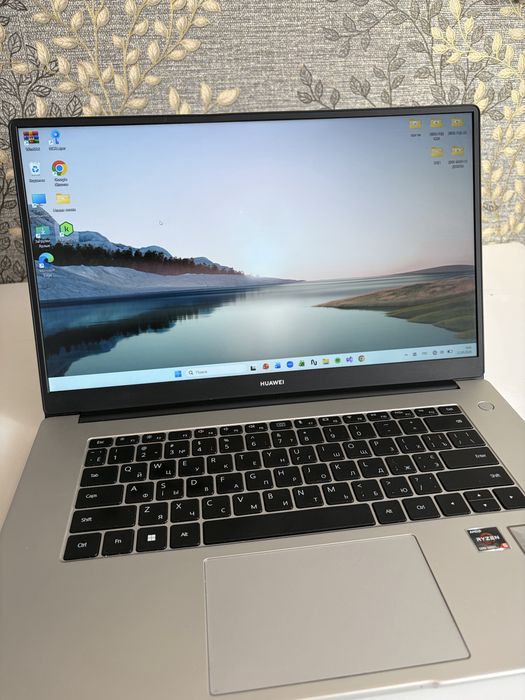 Ноутбук huawei matebook