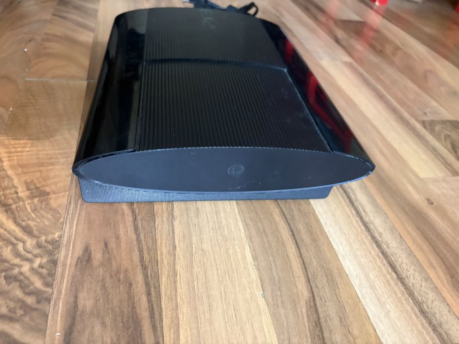 ps3  cu maneta defecta si doar cu cablu de alimentare