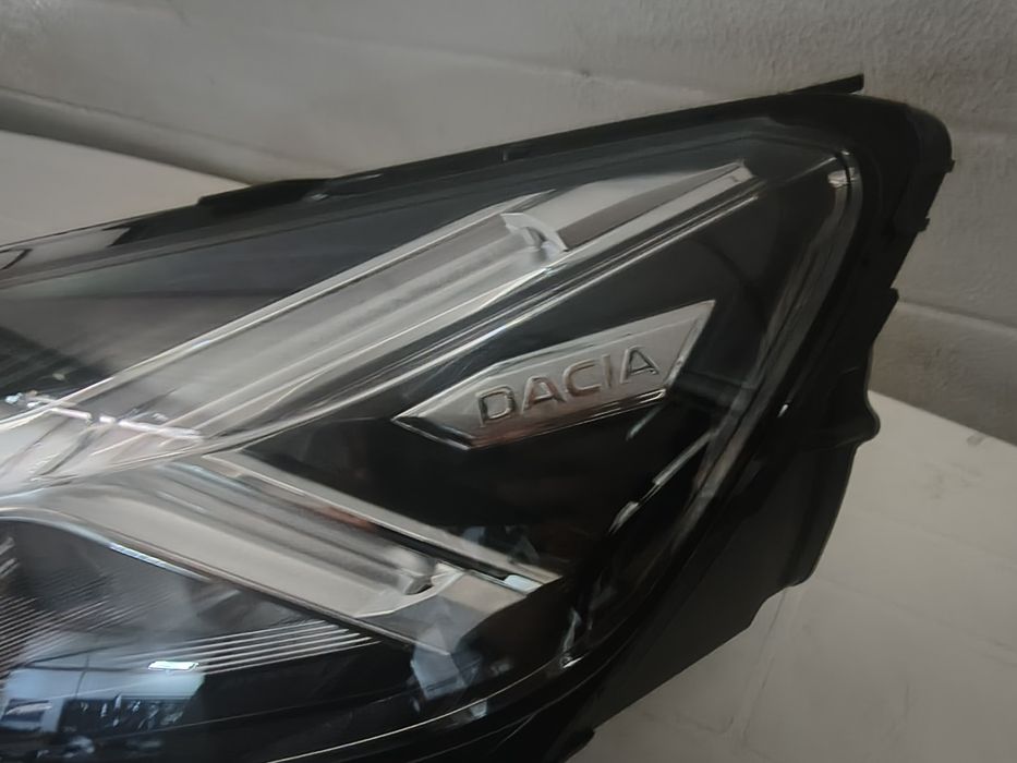 Far dreapta și stânga Dacia Logan III, Sandero III, Jogger- 260106343R, 260605033R
