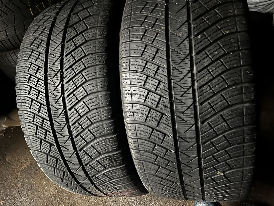 275/40/20-два баллона