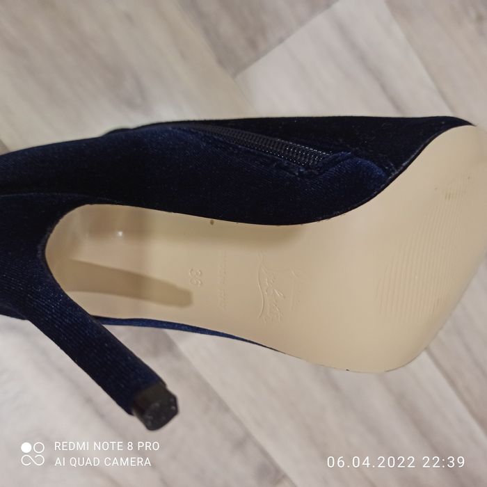 Женские ботинки.