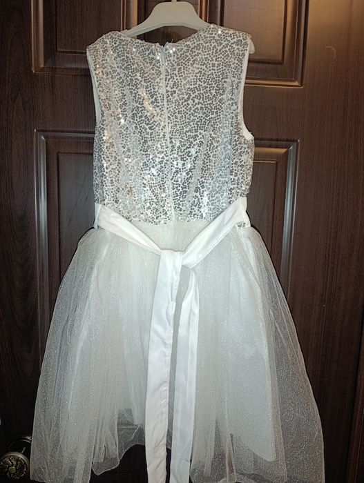 Нарядное платье для девочки