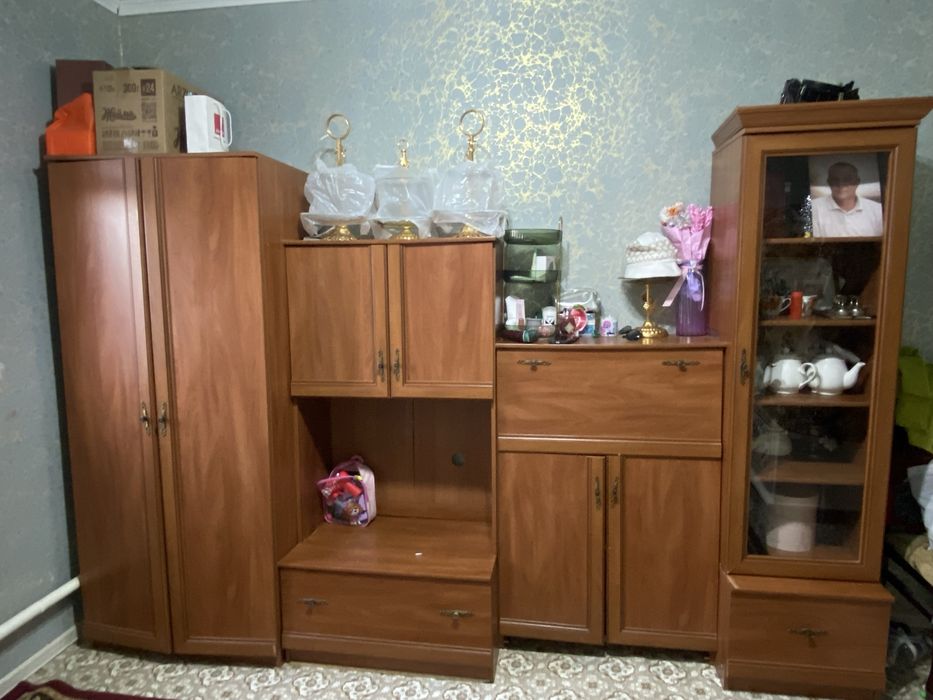 Стенка срочно продается