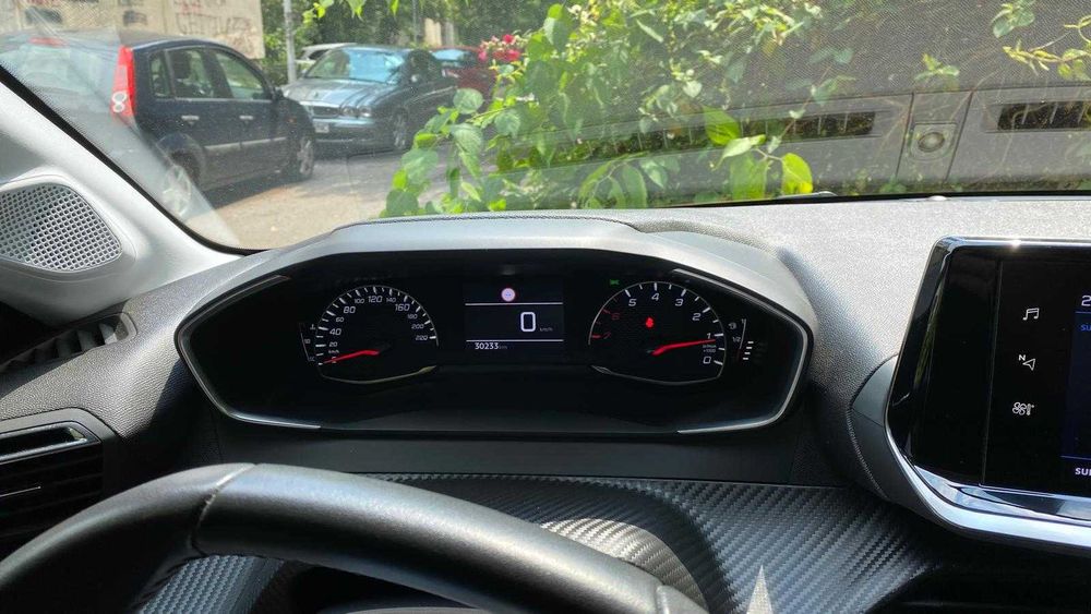 Vand Peugeot 208 Active Pack 1,2 PureTech STT 100 CP BVM6 unic proprietar-30 000 km- 2021