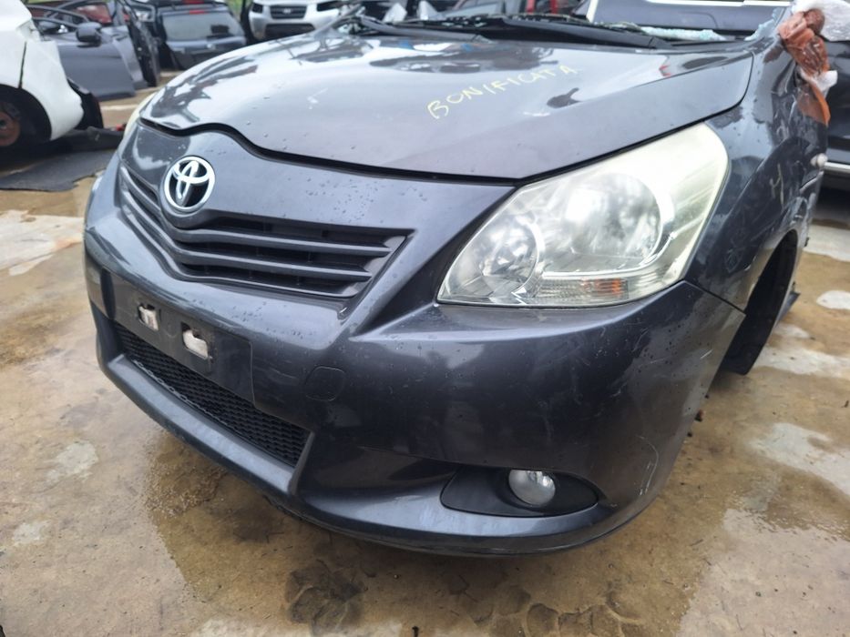 Предна броня Toyota Verso / Тойота Версо 2010г.