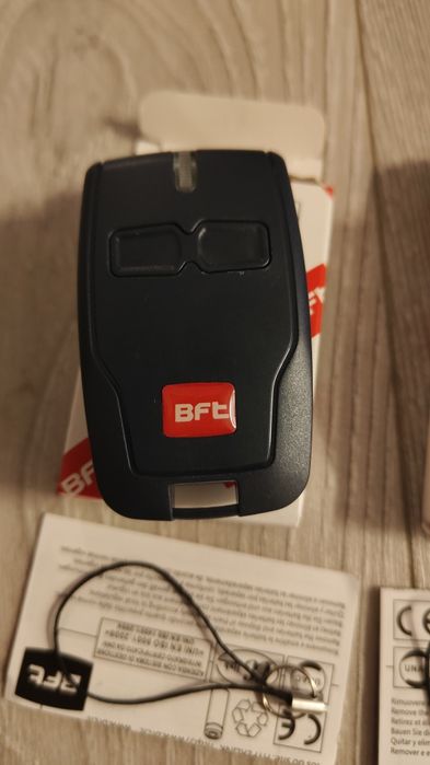 Telecomenzi BFT pentru porti, bariere