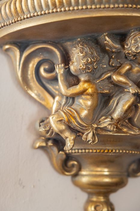 Consolă cu îngerași instrumentiști