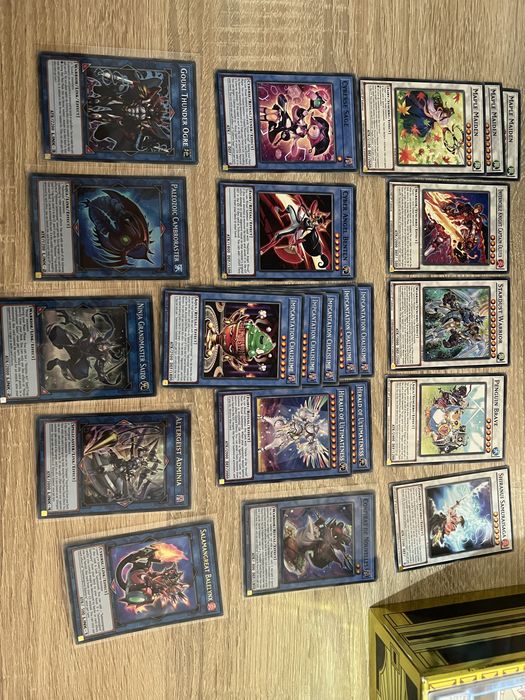 Продавам Yu-Gi-Oh ОРИГИНАЛНИ карти.