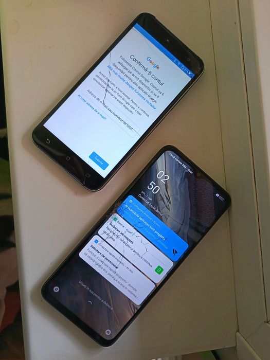 Vând ambele telefoane