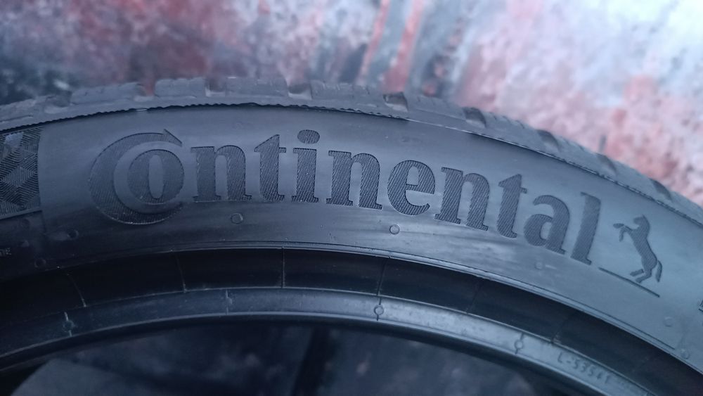 245/40/19 Continental