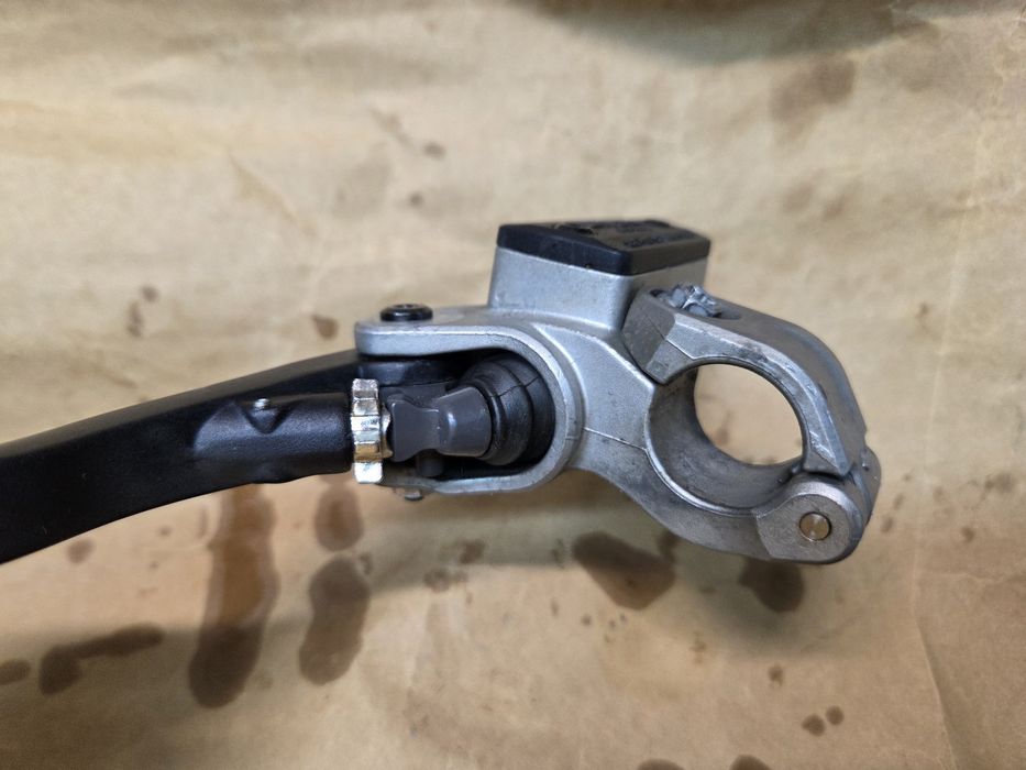 Продавам Помпа съединител MAGURA и Помпа предна спирачка BRAKTEC