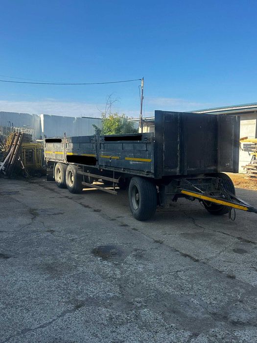 Camion cu macara Mercedes Actros și remorca.Pretul ptr remorca separat
