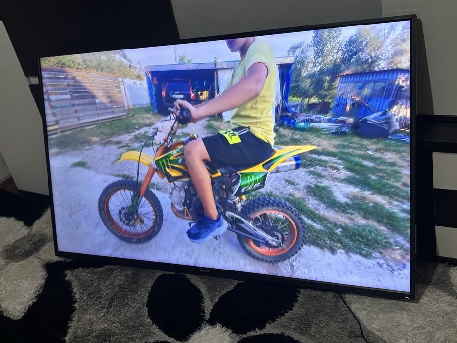 Plasma sharp diagonala 170