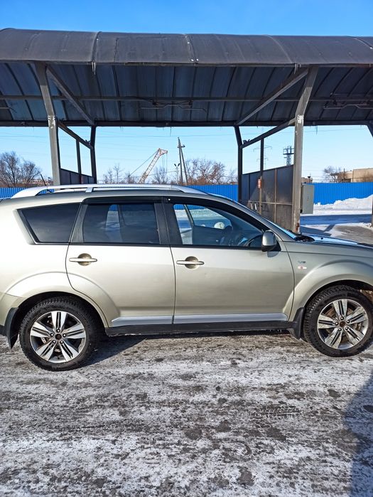 Митцубици Оутландер