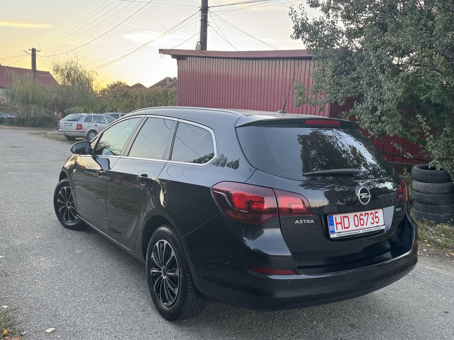 Vând Opel Astra J Motor 1.7 Diesel EcoTec Euro 5 2013 Import recent Germania Fără rugină