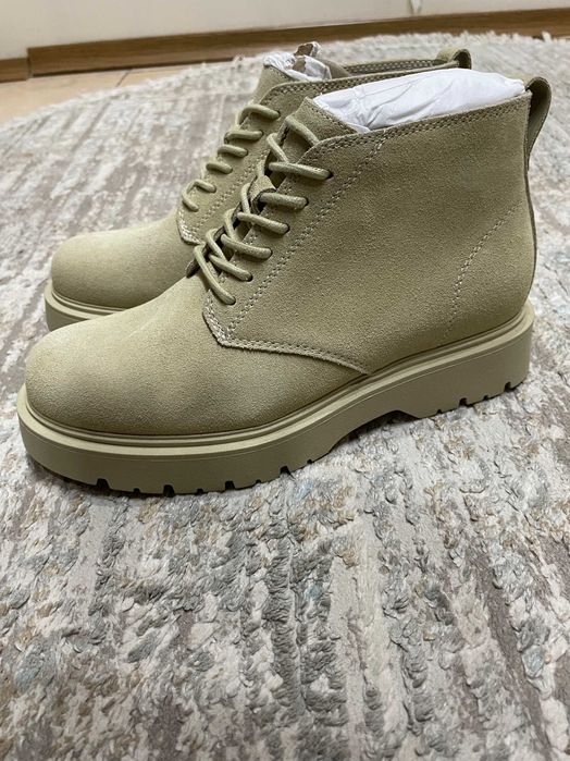 Новые кожаные ботинки Zara